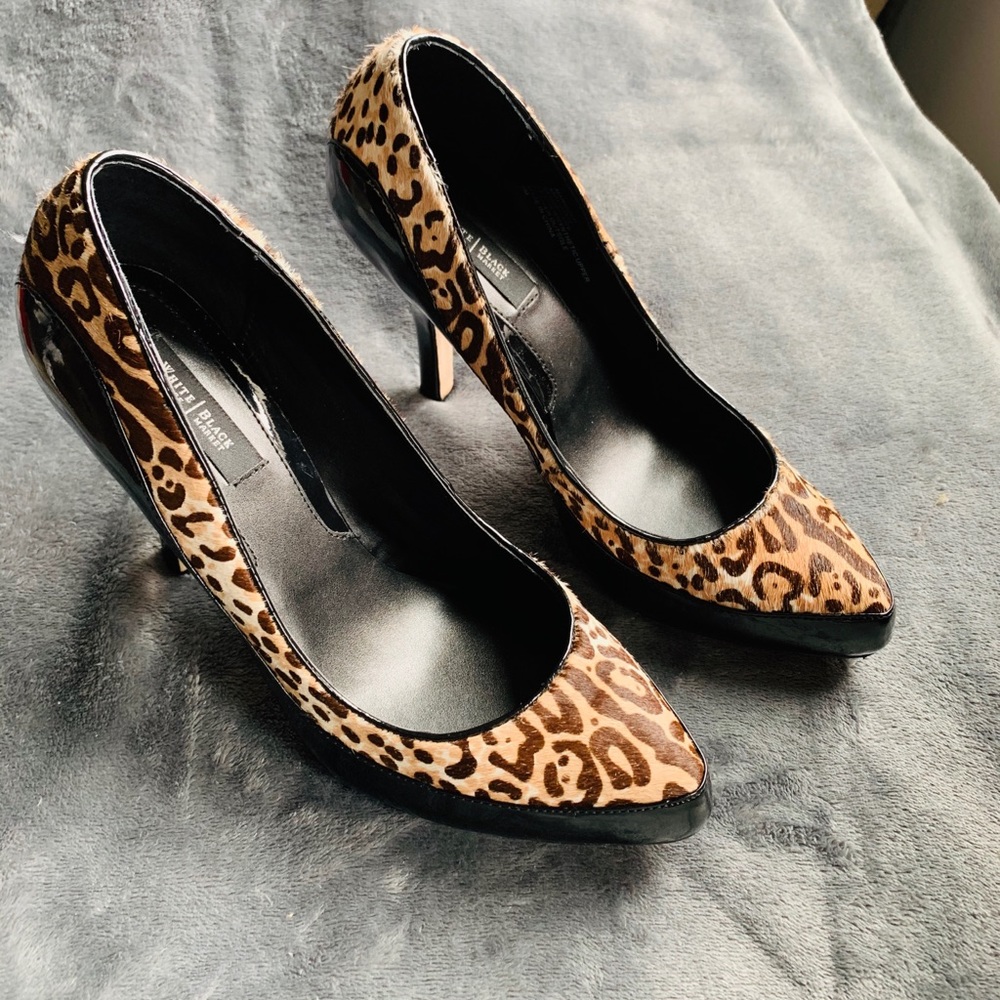 White House black market Marigold pump 9M